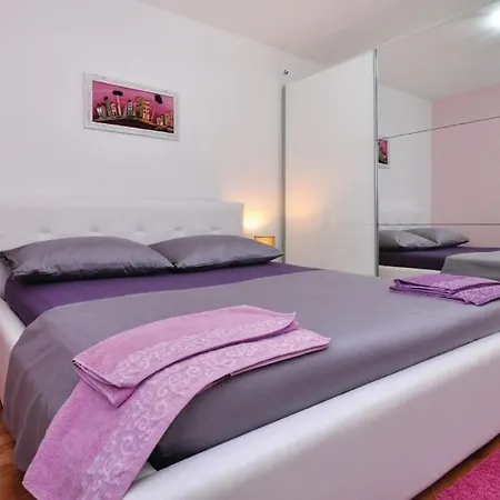 Sea View Pezo Apartman *
