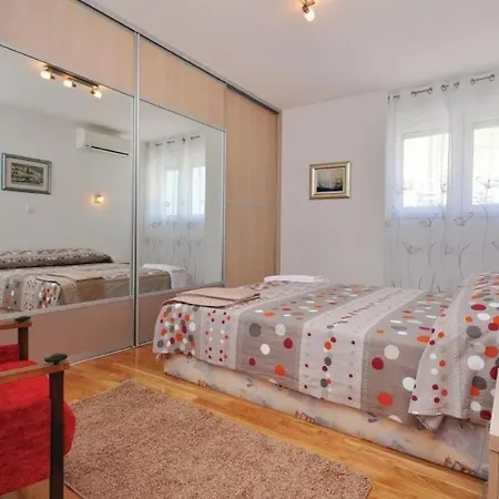 Sea View Pezo Apartman *